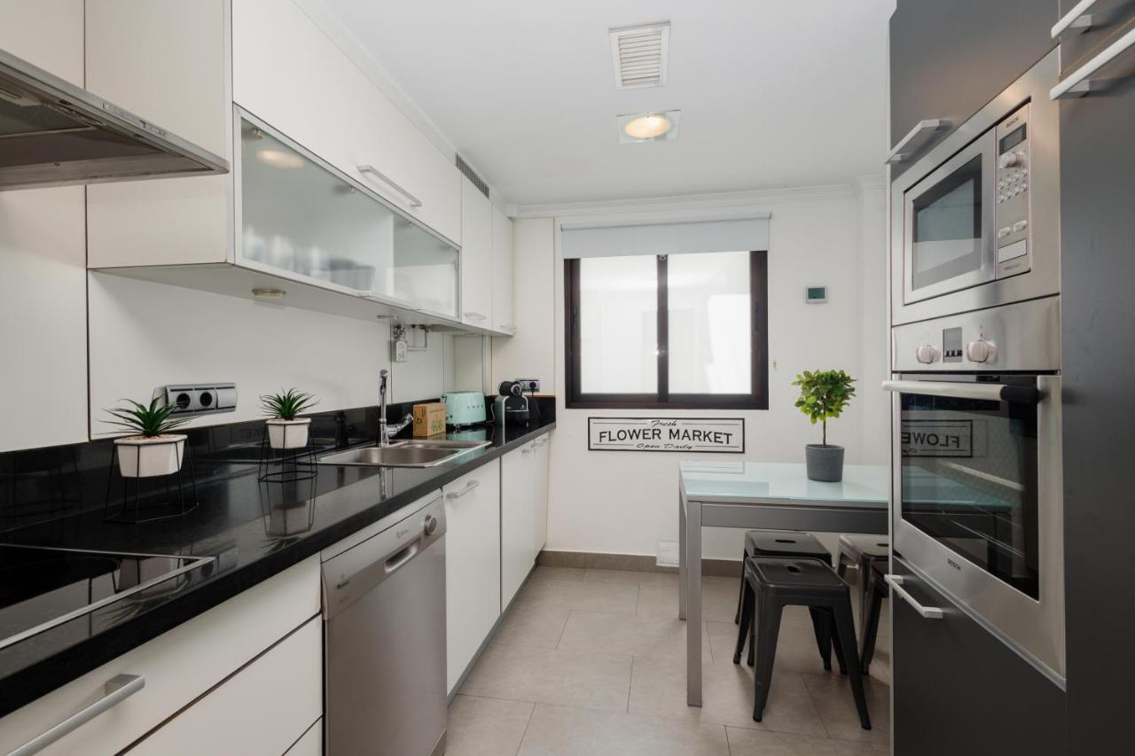 In The Historic Center Of Malaga, Very Close To The Beach And The Ave Train Station, With Private Parking Exterior foto
